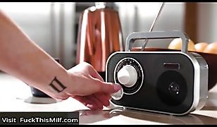 Naughty MILF Siri Dahl’s Caught Naked in the Kitchen! Pervert Stepson Banged Her Hard!oGjCtt