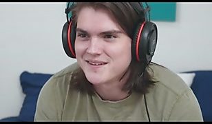 Busty stepmom Skylar Snow fucks angry gamer with her tight wet pussyyvXT